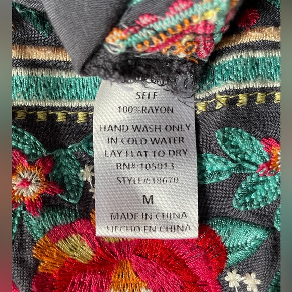 Savanna Jane Floral Boho Embroidered Cap Sleeve Top in Multicolor Blue, Medium - Picture 9 of 9